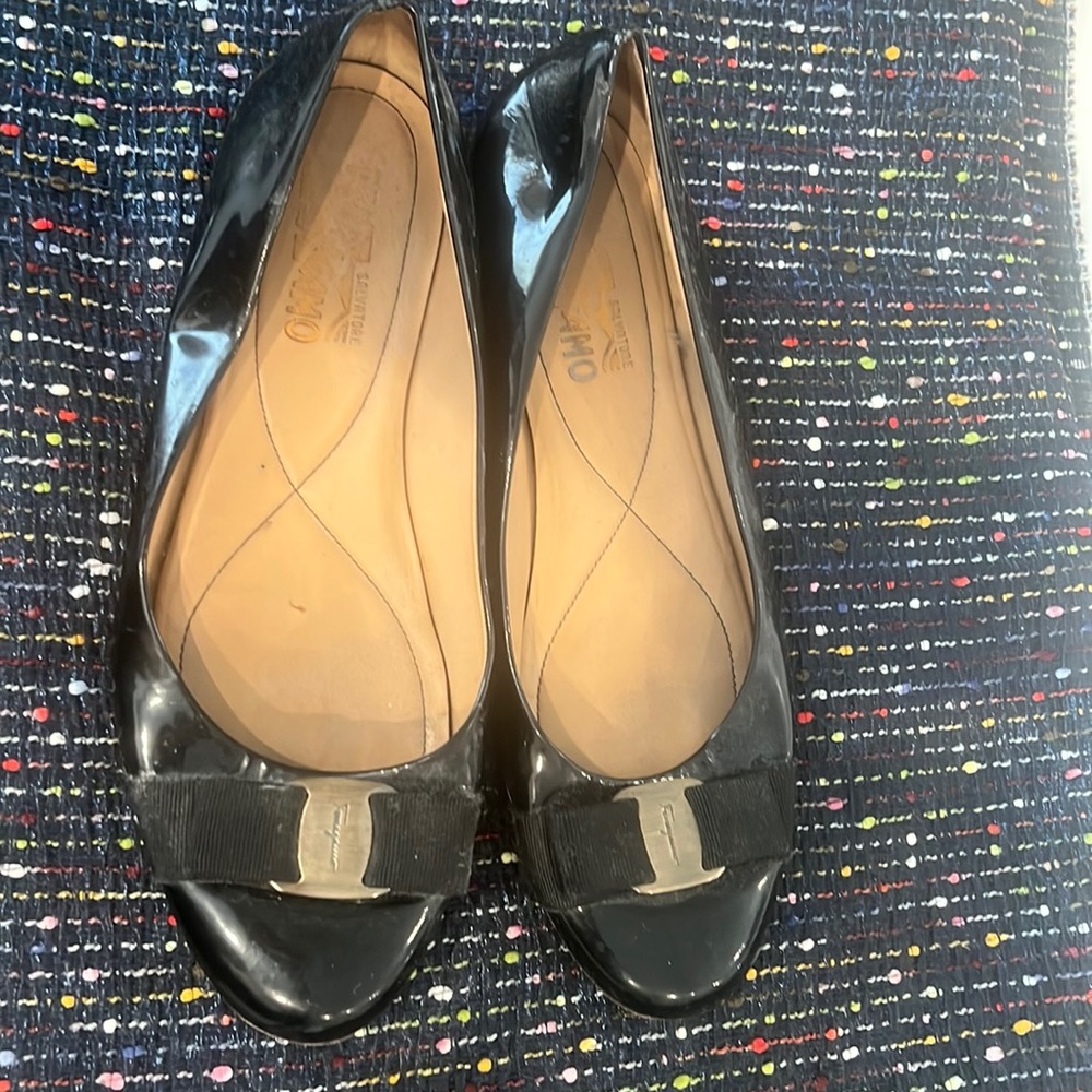 Salvatore Ferragamo
Varina Patent Leather Ballet Flats black